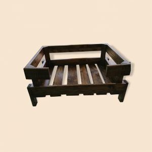 Cama para perro de best sale madera reciclada